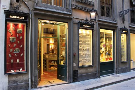 stores in firenze italy